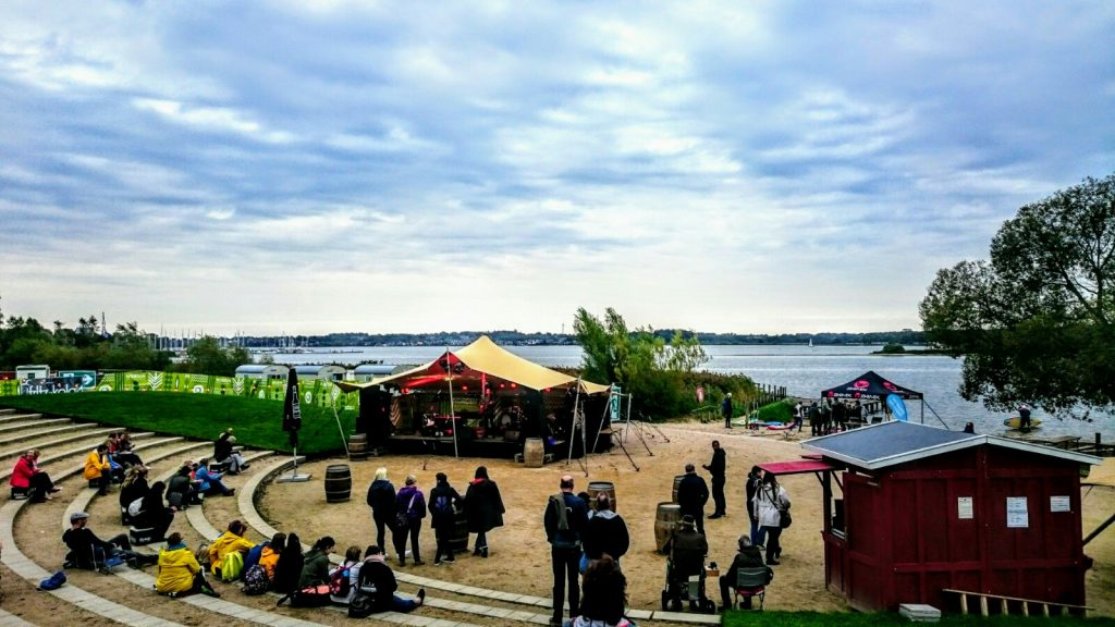 Nørden Festival, Schleswig, Open Air, Festival, Pop, Rock, Design, Hygge, Gløde, Band, musician, Schlei, water